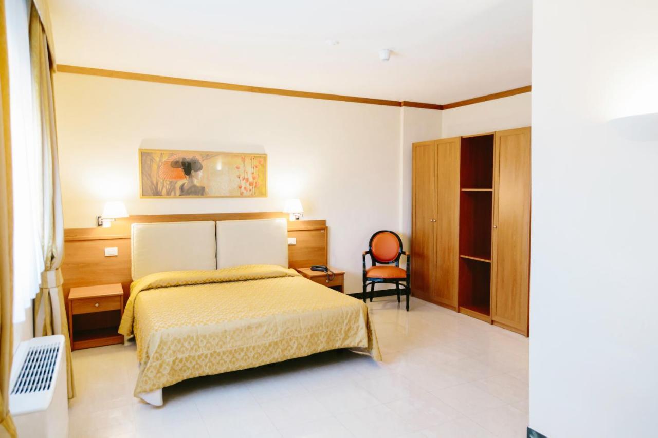 Hotel Residence Federiciano Valenzano Exterior photo