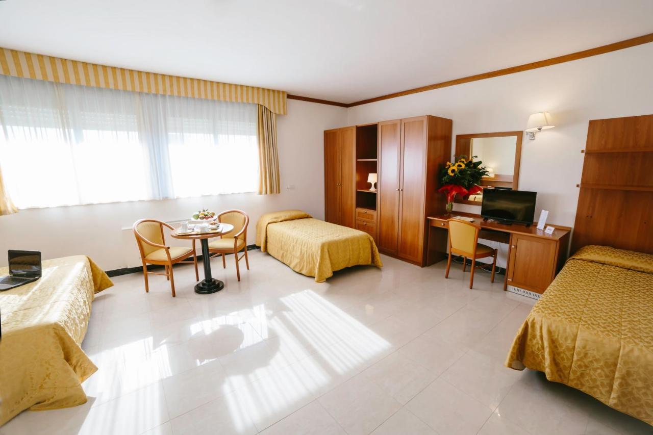 Hotel Residence Federiciano Valenzano Exterior photo
