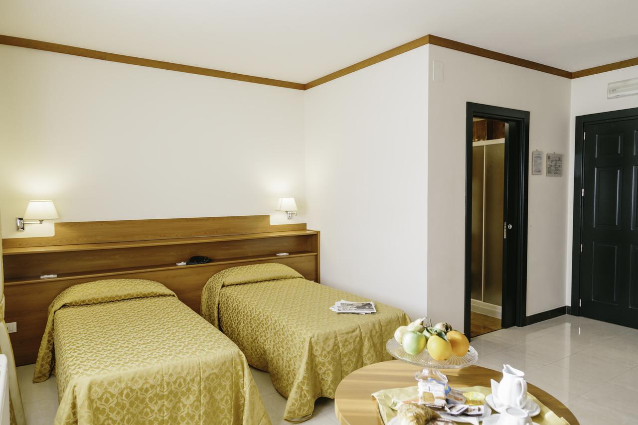 Hotel Residence Federiciano Valenzano Exterior photo