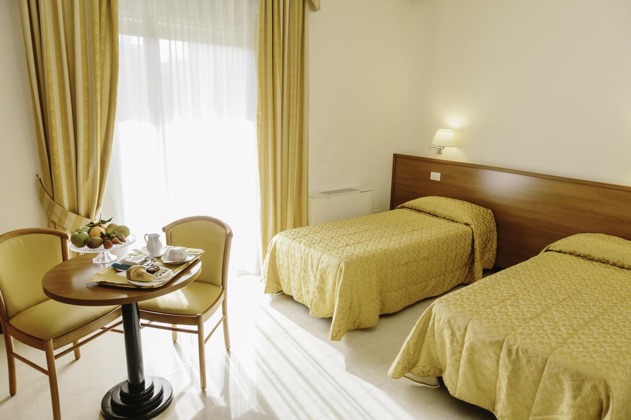 Hotel Residence Federiciano Valenzano Exterior photo